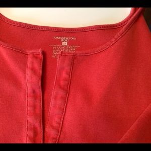 Jones New York sport T-shirt